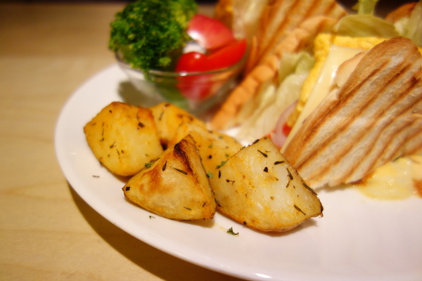 維圖斯咖啡 Café Vitus:維圖斯咖啡 Café Vitus+下午茶+早午餐+南京東路+巷弄+聚會+包場+三明治+帕尼尼+平價美食+布朗尼