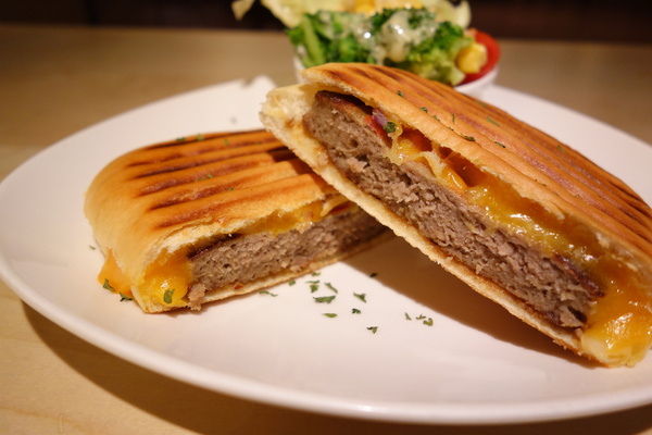 維圖斯咖啡 Café Vitus:維圖斯咖啡 Café Vitus+下午茶+早午餐+南京東路+巷弄+聚會+包場+三明治+帕尼尼+平價美食+布朗尼