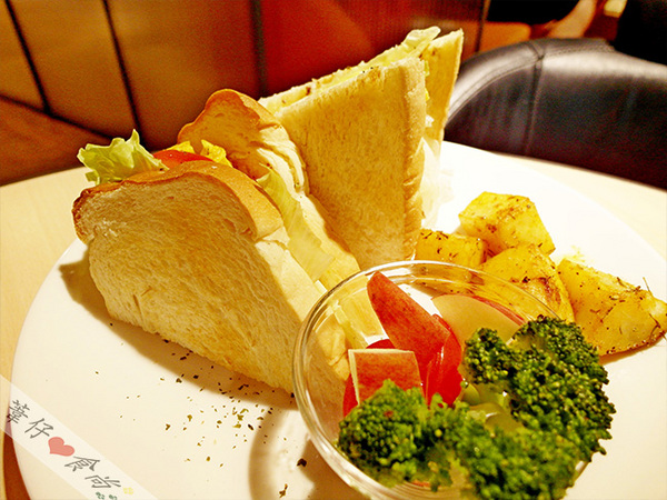 cafe vitus:冰淇淋X熱布朗尼的冰火體驗!!