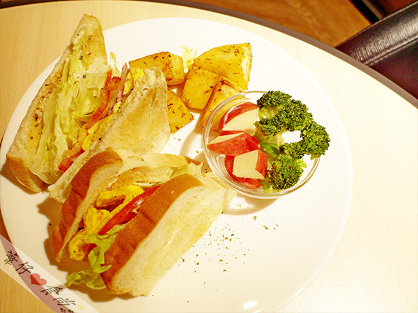 cafe vitus:冰淇淋X熱布朗尼的冰火體驗!!