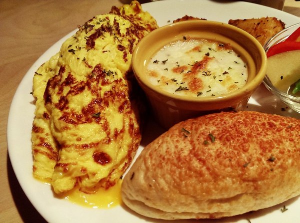 維圖斯咖啡 Café Vitus：《台北》維圖斯咖啡 Café Vitus│小巷中平價早午餐～圓扁帕尼尼、青醬鴨胸歐姆蛋捲＠台北小巨蛋站