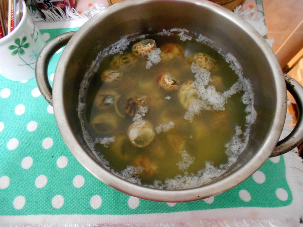 祿祿小館：塔香鳳螺~