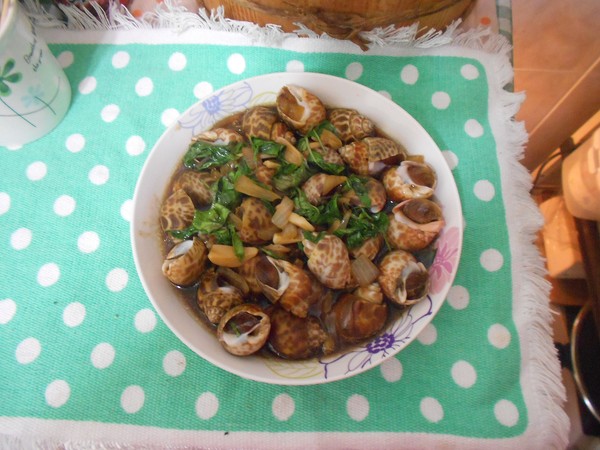 祿祿小館：塔香鳳螺~