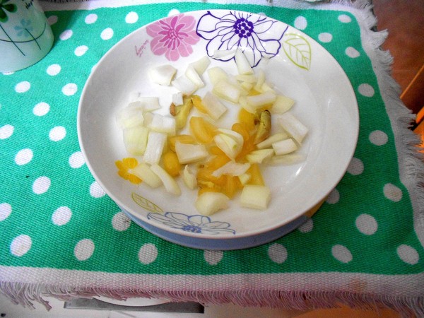 祿祿小館：塔香鳳螺~