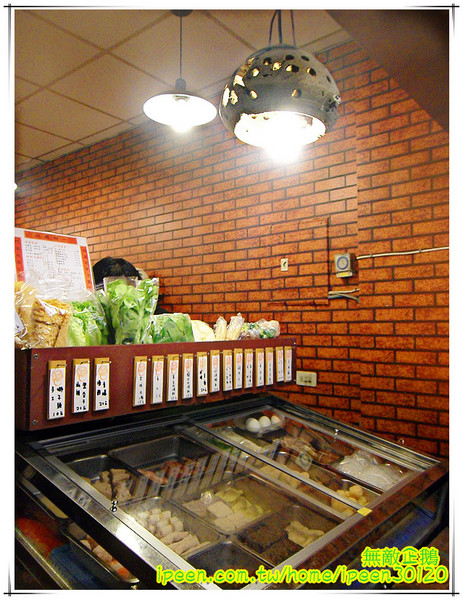 敲門 辛料理：【台南-東區】CP值高的『泡菜』肉燥飯...店內無糖麥茶免費喝到爽!《敲門 辛料理》