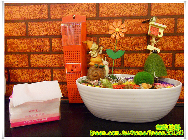 敲門 辛料理：【台南-東區】CP值高的『泡菜』肉燥飯...店內無糖麥茶免費喝到爽!《敲門 辛料理》