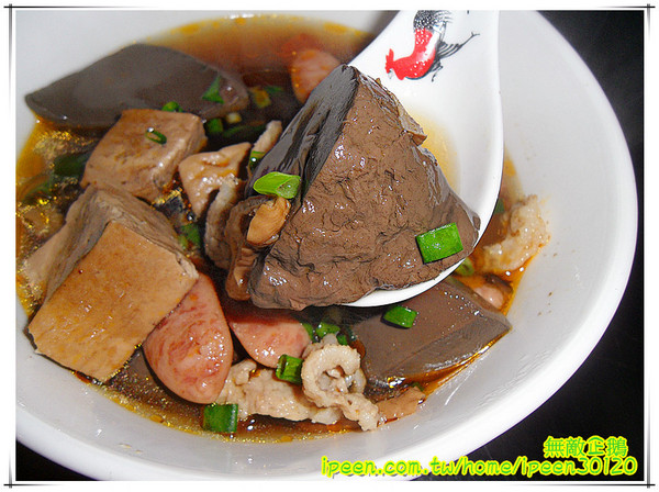 敲門 辛料理：【台南-東區】CP值高的『泡菜』肉燥飯...店內無糖麥茶免費喝到爽!《敲門 辛料理》