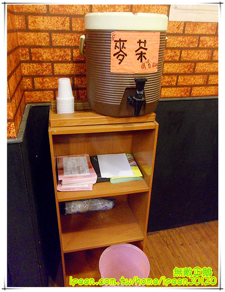 敲門 辛料理：【台南-東區】CP值高的『泡菜』肉燥飯...店內無糖麥茶免費喝到爽!《敲門 辛料理》