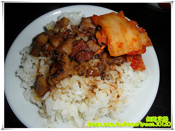 敲門 辛料理：【台南-東區】CP值高的『泡菜』肉燥飯...店內無糖麥茶免費喝到爽!《敲門 辛料理》