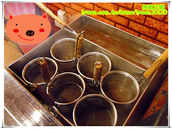 敲門 辛料理：【台南-東區】CP值高的『泡菜』肉燥飯...店內無糖麥茶免費喝到爽!《敲門 辛料理》