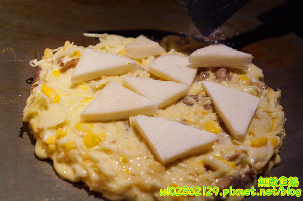 愛夏子あいさつ(海安店):【台南-中西區】Show timex道地日式料理...半熟蛋牽絲起士麻糬/廣島燒/大阪燒《愛夏子あいさつ》