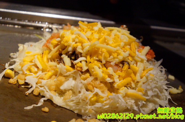 愛夏子あいさつ(海安店):【台南-中西區】Show timex道地日式料理...半熟蛋牽絲起士麻糬/廣島燒/大阪燒《愛夏子あいさつ》