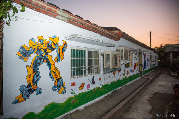 胡厝寮彩繪村:【遊記】{台南。善化區}紅磚牆的新外套-胡厝寮外婆的彩繪牆