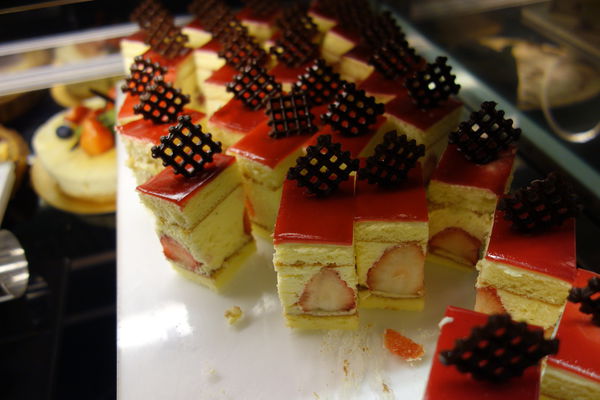 漢來海港自助餐廳：南紡夢時代 漢來海港自助餐廳 海港城 ~新鮮紅蟳吃免驚><