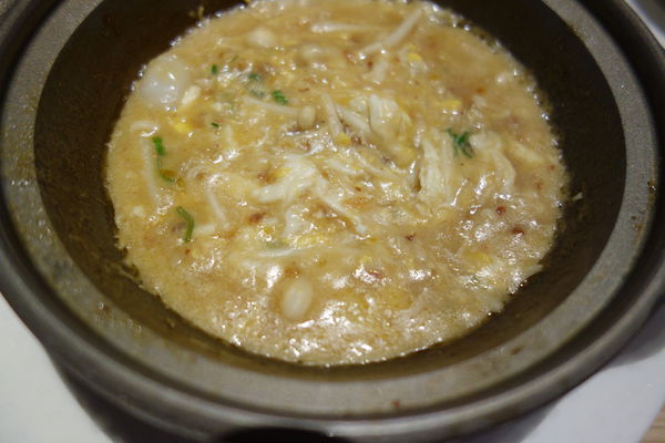 漢來海港自助餐廳：南紡夢時代 漢來海港自助餐廳 海港城 ~新鮮紅蟳吃免驚><