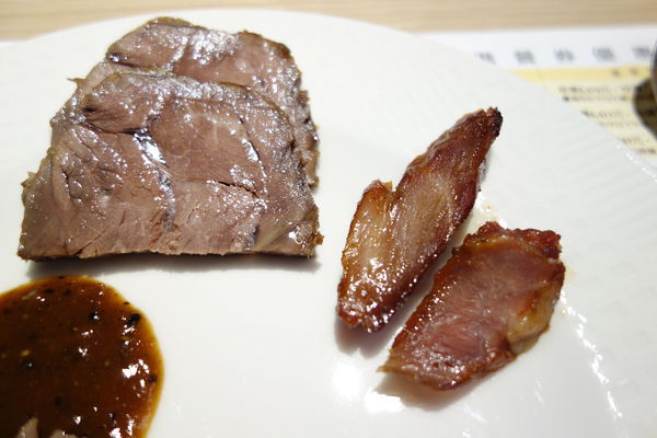 漢來海港自助餐廳：南紡夢時代 漢來海港自助餐廳 海港城 ~新鮮紅蟳吃免驚><