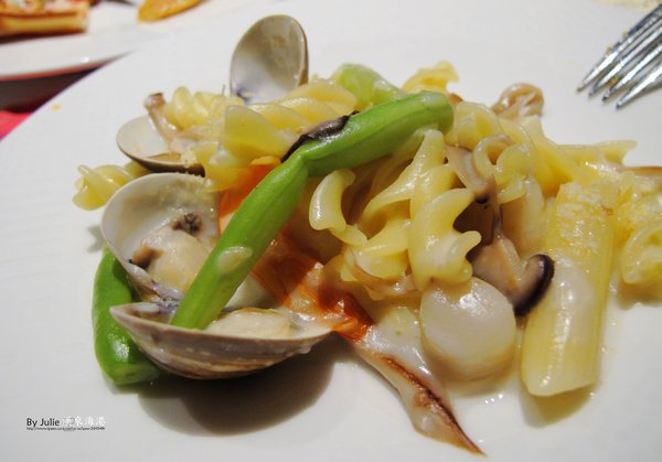 漢來海港自助餐廳：台南 東區 ．Buffet 無限量供應 南紡夢時代 漢來海港餐廳