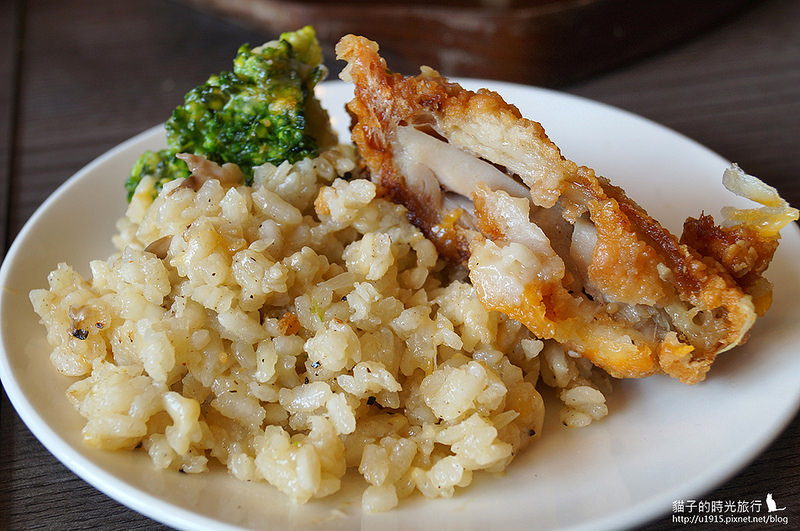 台中市西屯區-艾可漢堡逢甲店