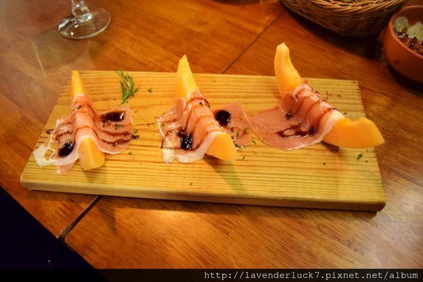 青春Tapas:青春Tapas西班牙酒館海鮮+松露燉飯menu完整附