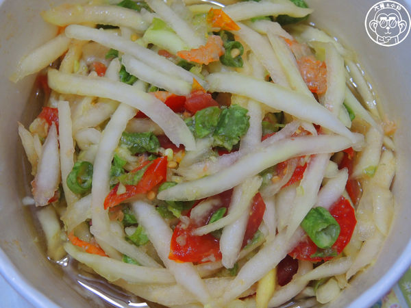 官記 純檸檬泰式涼拌青木瓜:呷飽祙【新北永和・官記 純檸檬泰式涼拌木瓜】盛夏就靠它讓胃口大開