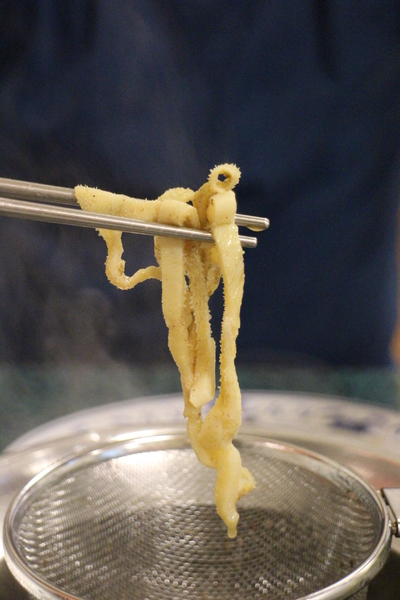 宣德炭燒羊肉爐(總店)：非凡大探索採訪台北‧文山區「宣德炭燒羊肉爐」捷運