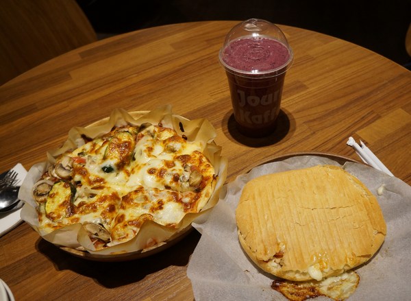 覺旅Journey Kaffe(陽光店):覺旅♥ Journey Kaffe ♥自己手做料理 ♥DIY ♥WIFI,插頭,不限時