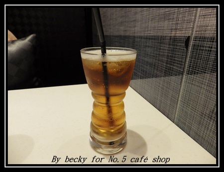 No.5 Cafe:<市政府捷運站>名媛貴婦指定店及適合下午茶的去處~No.5 café