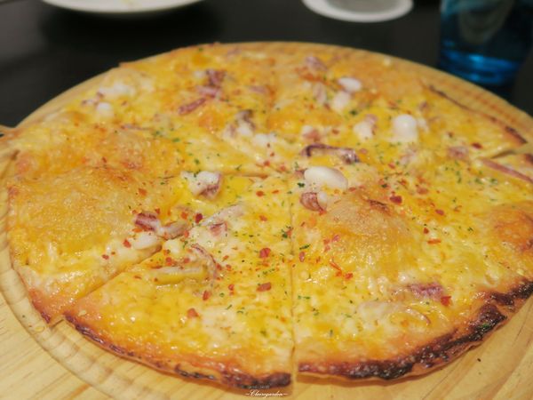 哈克廚房：台北 捷運市政府站 Hack Bistro 哈克廚房~好吃三重奏美味烤薄餅