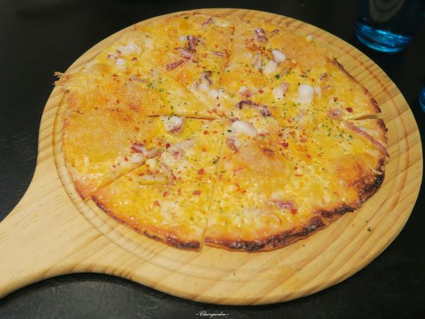 哈克廚房：台北 捷運市政府站 Hack Bistro 哈克廚房~好吃三重奏美味烤薄餅