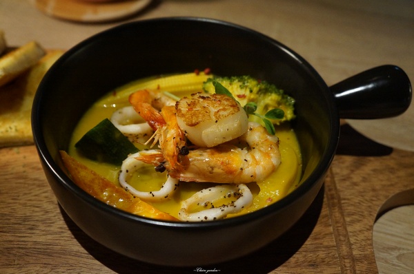 Boots:台北 捷運市政府站Boots~滿天星空下享美味創意餐點