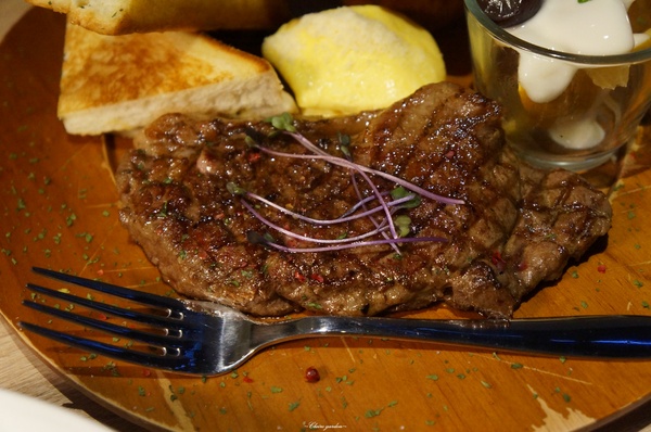 Boots:台北 捷運市政府站Boots~滿天星空下享美味創意餐點