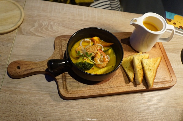 Boots:台北 捷運市政府站Boots~滿天星空下享美味創意餐點