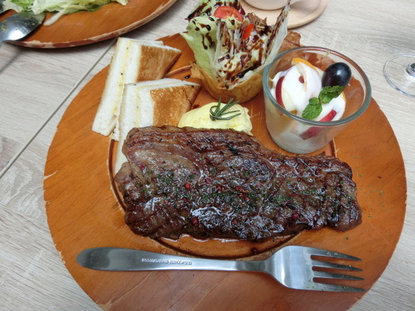 Boots:《口碑券》Boots│小Boots有大驚喜 早午餐品嚐豐盛的紐約客牛排@市府站