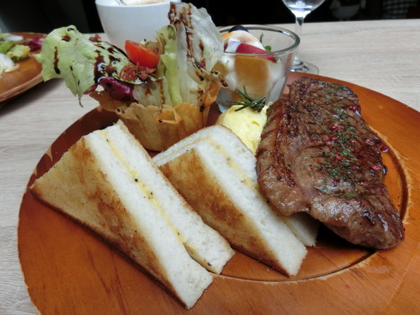 Boots:《口碑券》Boots│小Boots有大驚喜 早午餐品嚐豐盛的紐約客牛排@市府站