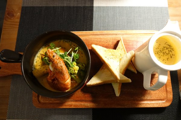 Boots：(胖樺食記)信義區溫馨時尚小餐館『Boots』。近捷運市政府站，美味餐點如藝術品般華麗