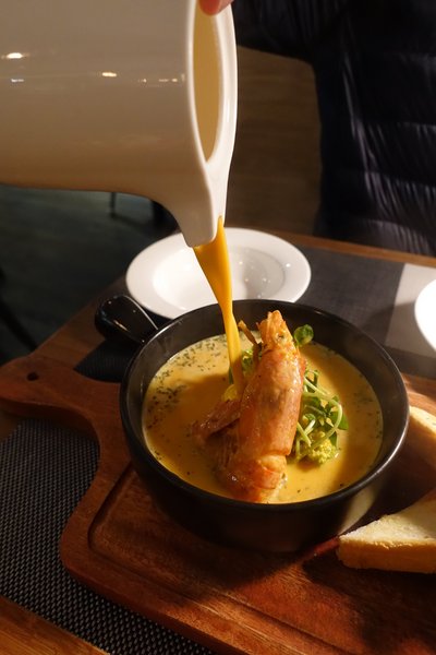 Boots：(胖樺食記)信義區溫馨時尚小餐館『Boots』。近捷運市政府站，美味餐點如藝術品般華麗