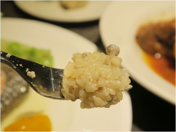 荒漠甘泉音樂音響主題餐廳：台北 捷運公館站 荒漠甘泉~滿滿音樂分子流竄的美食饗宴