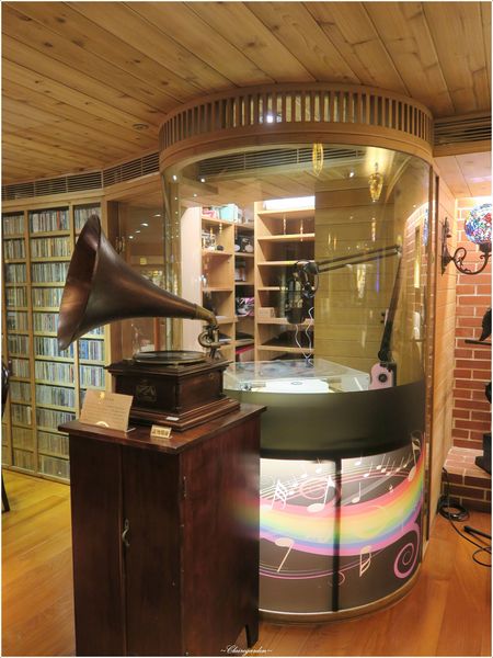 荒漠甘泉音樂音響主題餐廳：台北 捷運公館站 荒漠甘泉~滿滿音樂分子流竄的美食饗宴