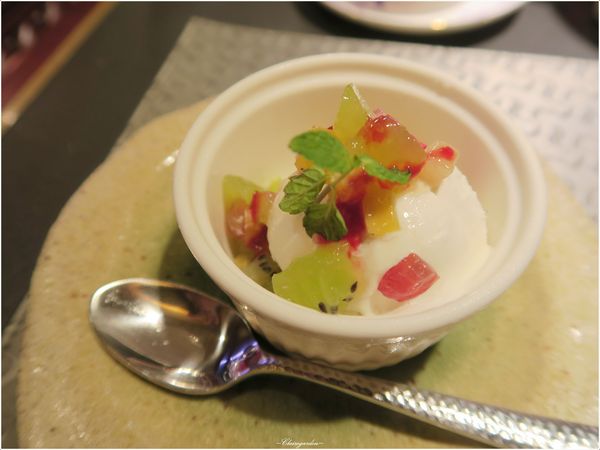 荒漠甘泉音樂音響主題餐廳：台北 捷運公館站 荒漠甘泉~滿滿音樂分子流竄的美食饗宴