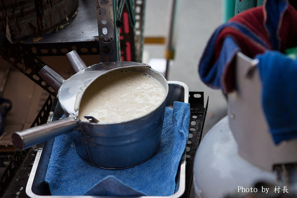 學甲公有零售市場雞蛋糕：【食記】｛台南。學甲區｝冷掉也好吃的雞蛋糕在那裡-學甲市場雞蛋糕