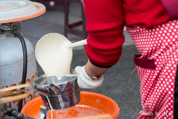 學甲公有零售市場雞蛋糕：【食記】｛台南。學甲區｝冷掉也好吃的雞蛋糕在那裡-學甲市場雞蛋糕