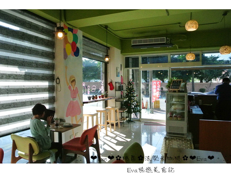 法樂米咖啡：【食記】oO。桃園　八德　法樂米咖啡　超棒的千層蛋糕！每層都有新鮮的草莓哦！。o○。