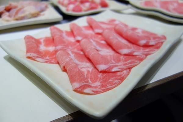 鍋霸王：鍋霸王 三重 吃到飽 300初頭