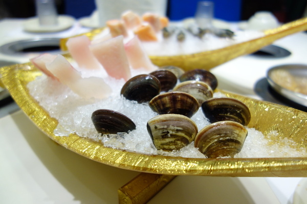 鍋霸王：鍋霸王 三重 吃到飽 300初頭