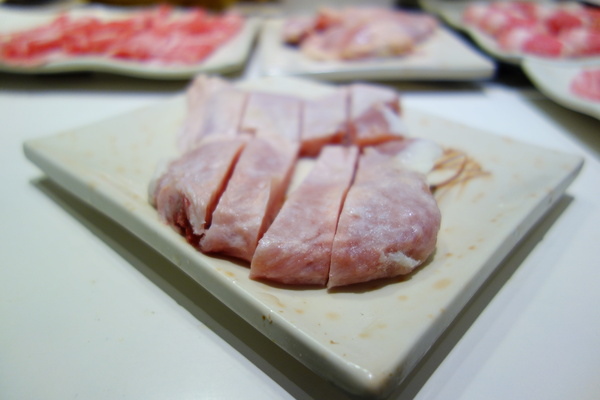 鍋霸王：鍋霸王 三重 吃到飽 300初頭