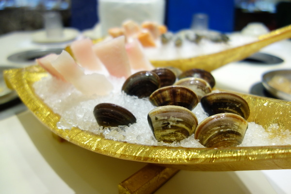 鍋霸王：鍋霸王 三重 吃到飽 300初頭