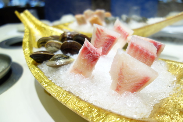 鍋霸王：鍋霸王 三重 吃到飽 300初頭