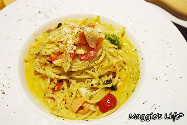 幸福這裡 Happiness Here:新北美食。捷運板橋站【幸福這裡小酒館】Happlness Here◆小酒館。早午餐。異國美食。板橋美食