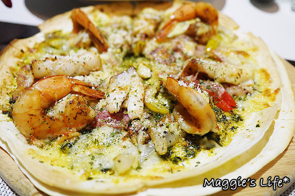 幸福這裡 Happiness Here:新北美食。捷運板橋站【幸福這裡小酒館】Happlness Here◆小酒館。早午餐。異國美食。板橋美食