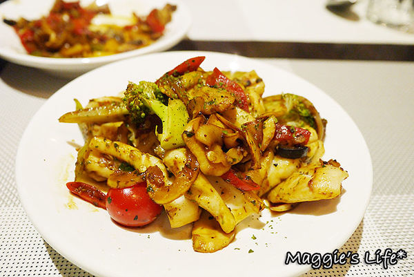 幸福這裡 Happiness Here:新北美食。捷運板橋站【幸福這裡小酒館】Happlness Here◆小酒館。早午餐。異國美食。板橋美食